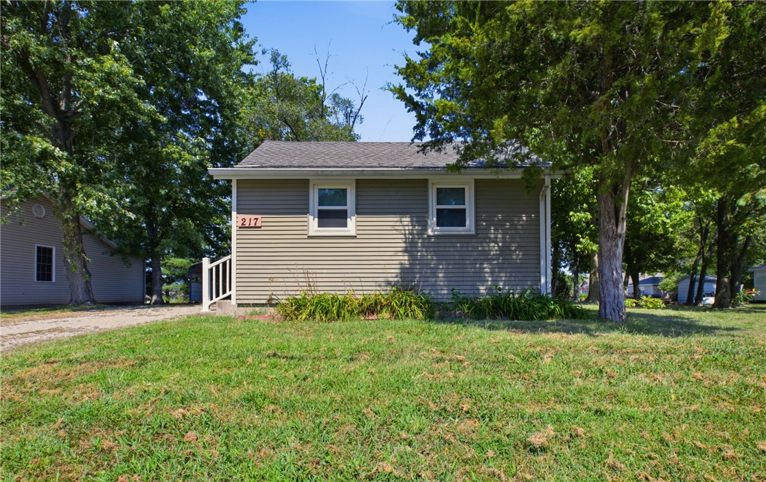 217 W Vine Avenue