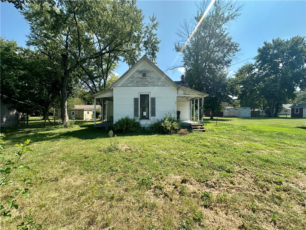 507 E Delaware Avenue Property Photo 1