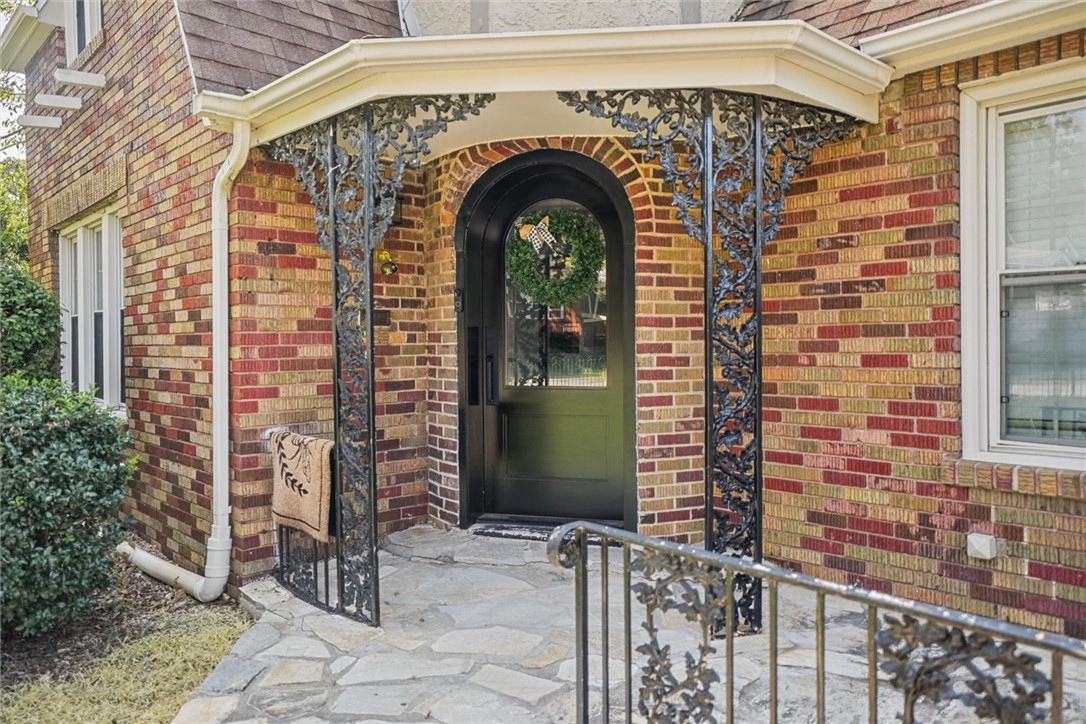 8 Montgomery Place Property Photo 3