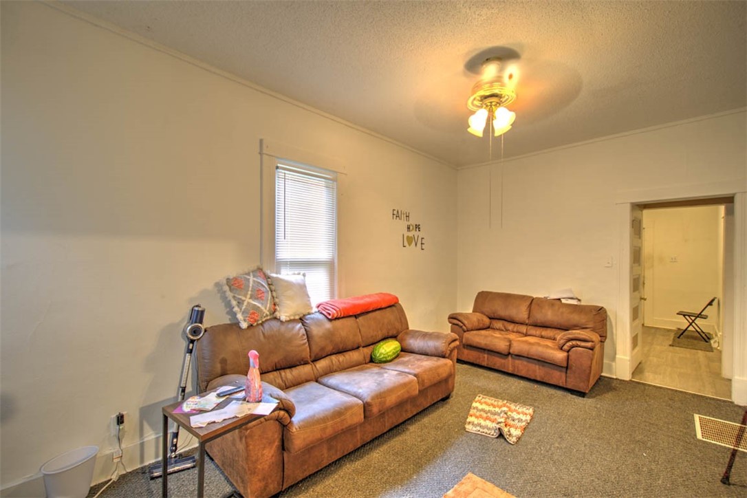 949 W Decatur Street Property Photo 3