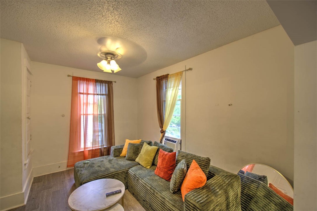 949 W Decatur Street Property Photo 5