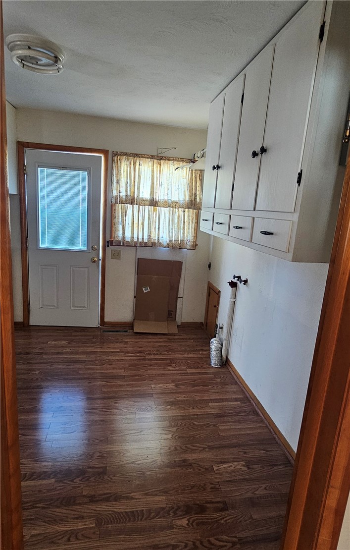 300 S Columbia Street Property Photo 8