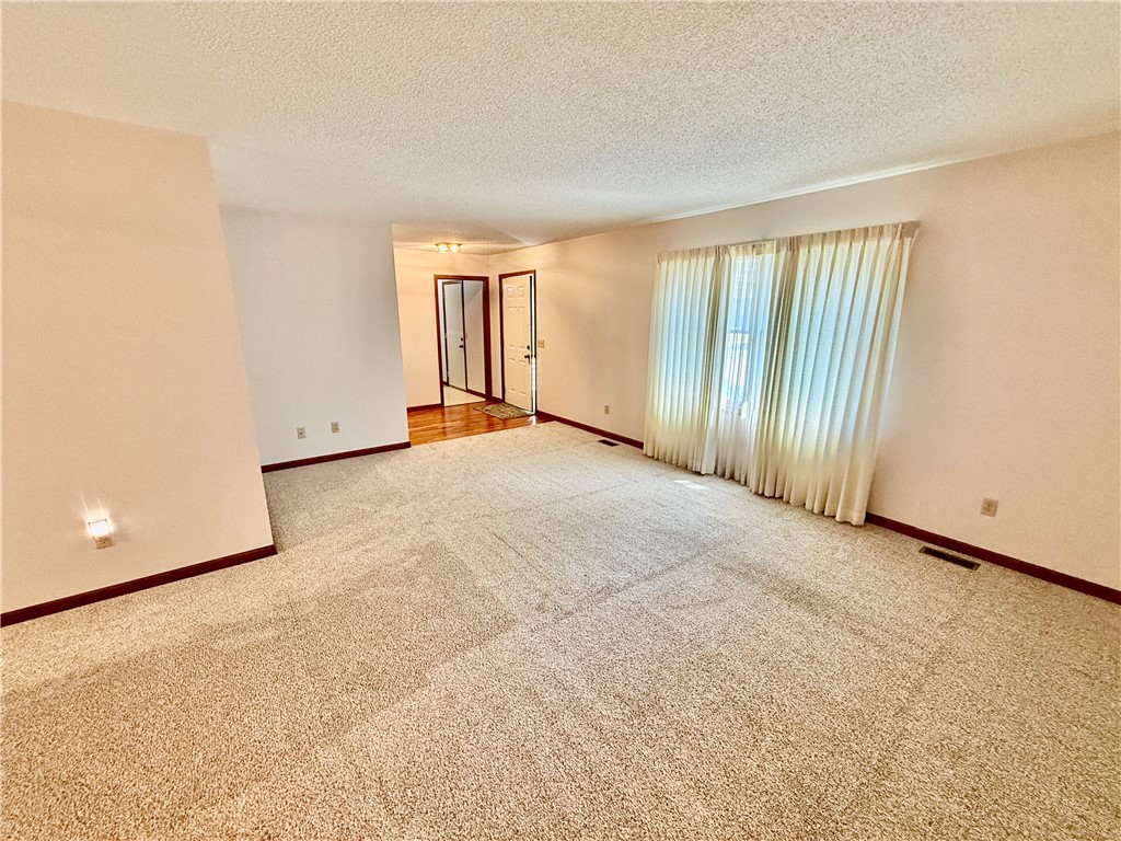1520 Highland Place Property Photo 5