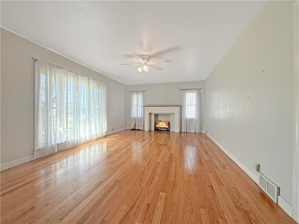2101 E Washington Road Property Photo 5