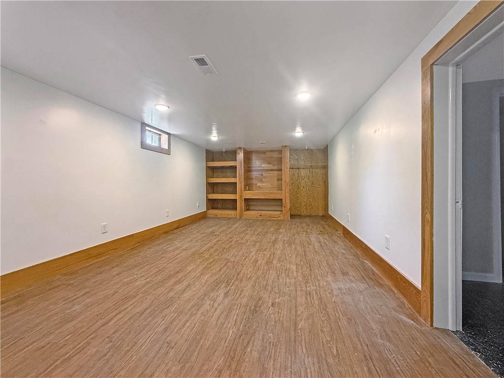 2101 E Washington Road Property Photo 13