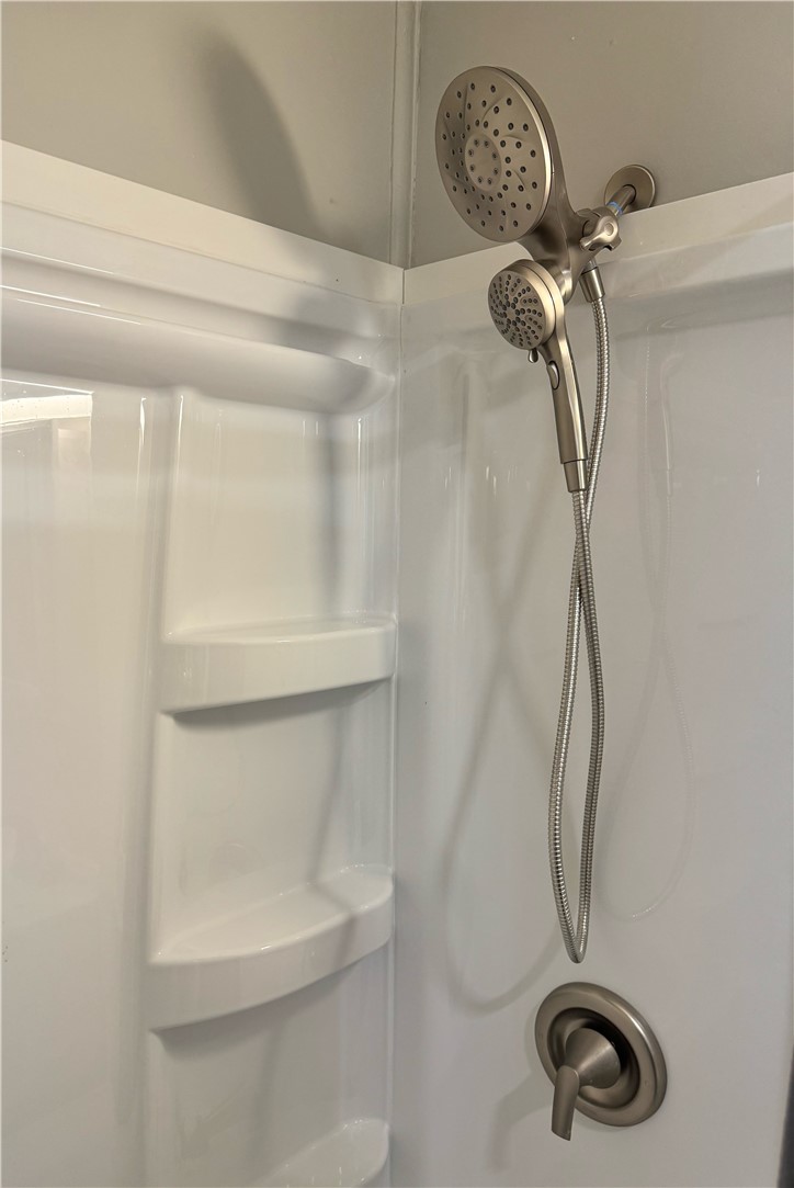 1041 Eastview Drive Property Photo 18