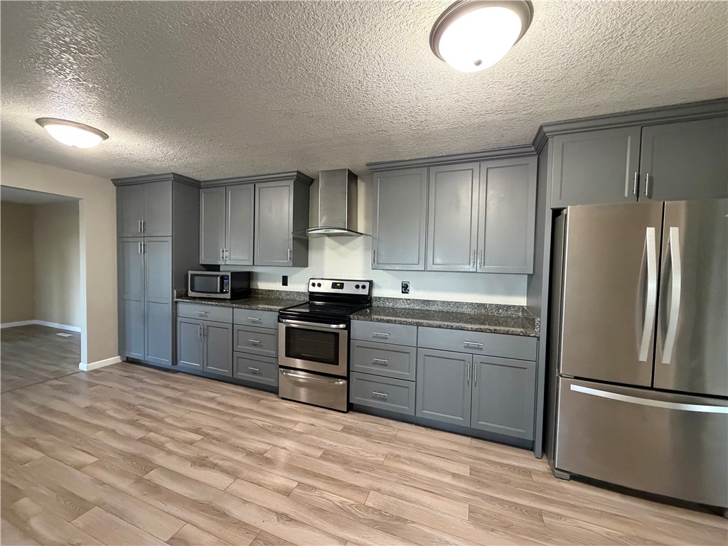 1209 Hickory Drive Property Photo 3