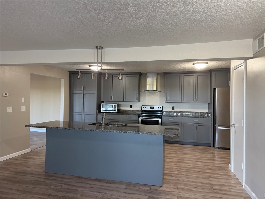1209 Hickory Drive Property Photo 4