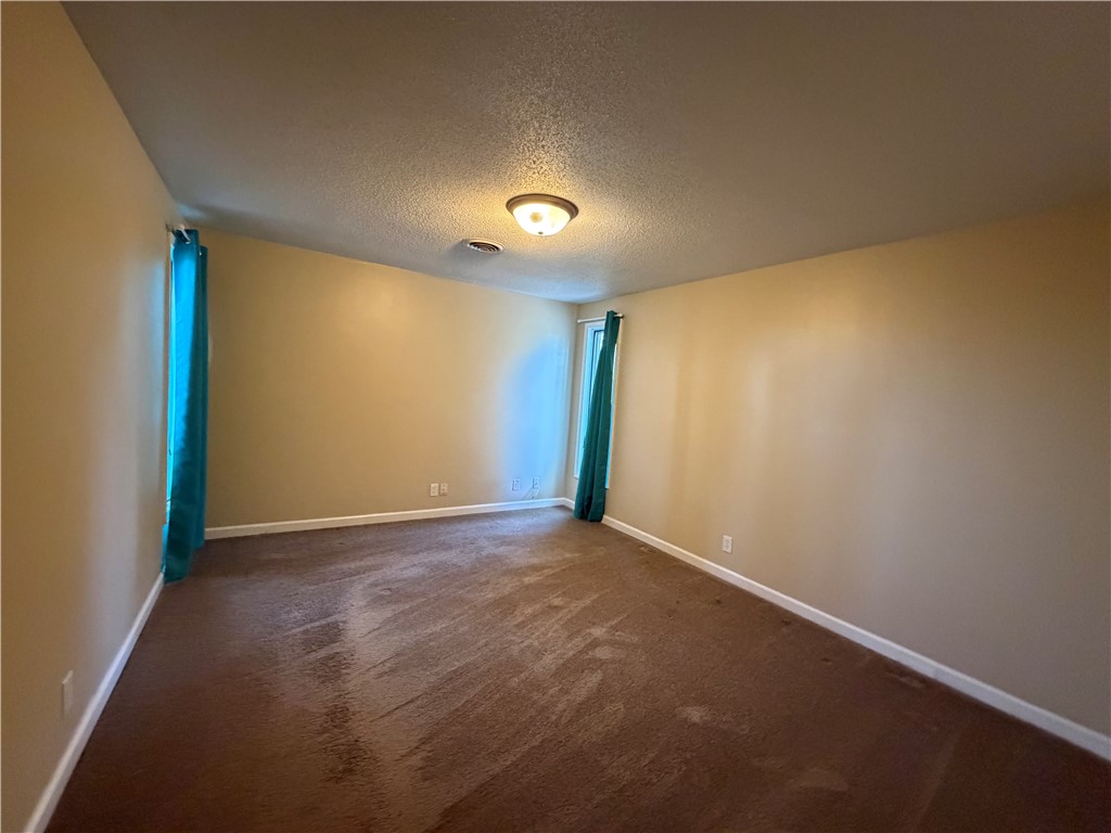 1209 Hickory Drive Property Photo 8