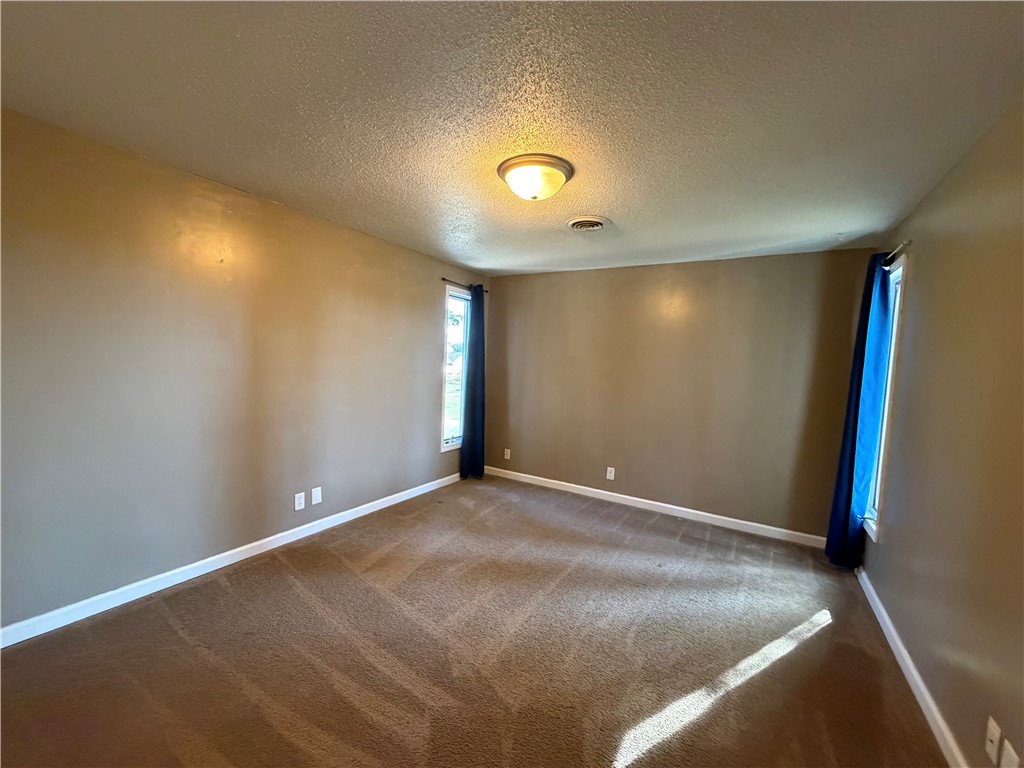 1209 Hickory Drive Property Photo 9