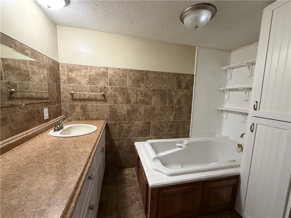 1209 Hickory Drive Property Photo 10