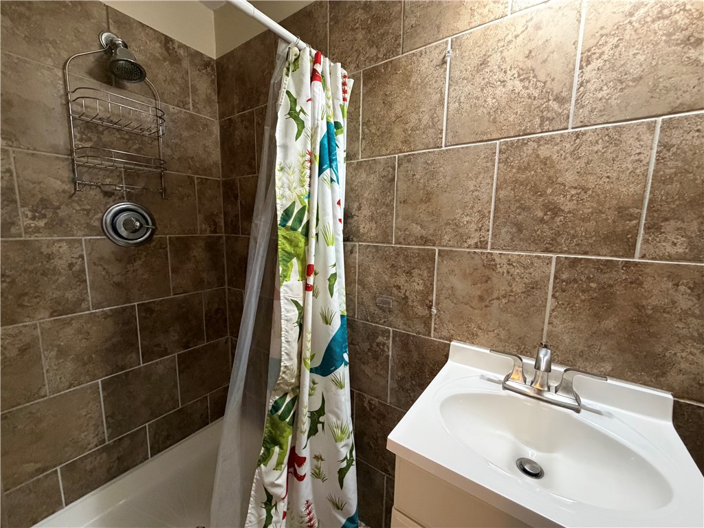 1209 Hickory Drive Property Photo 11