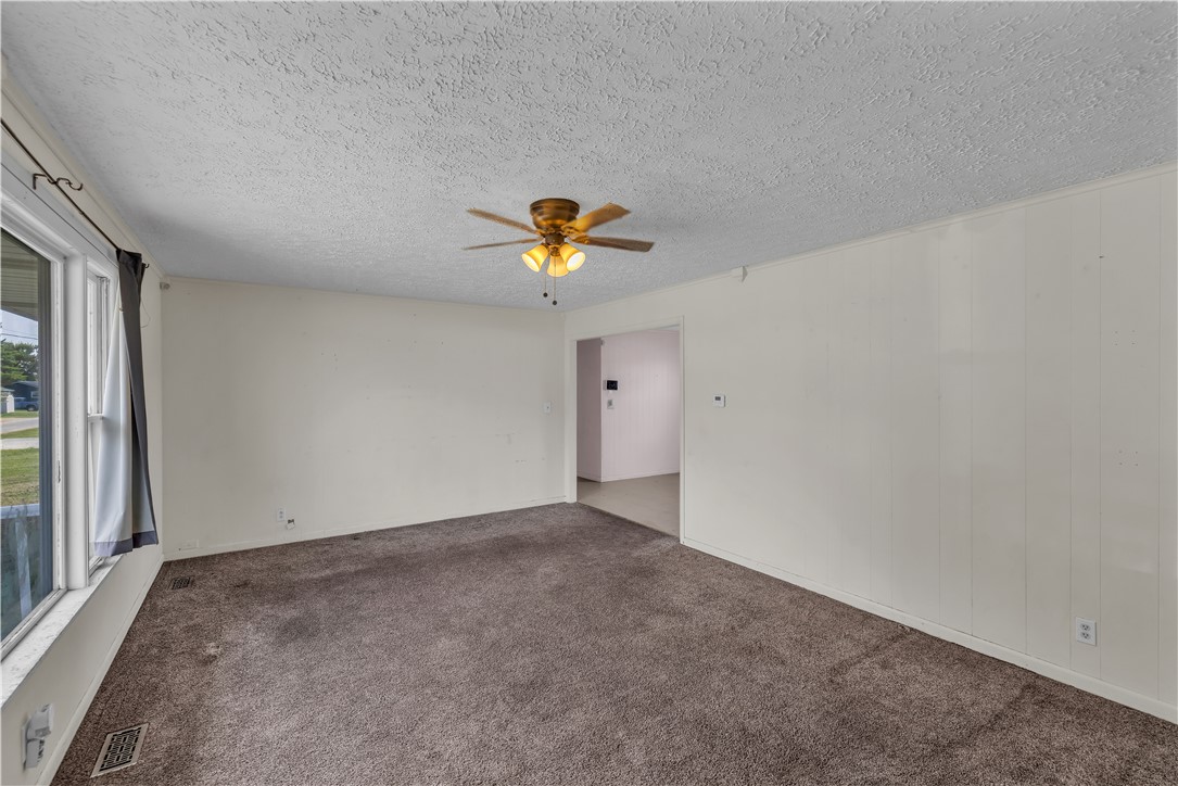 2 Sunrise Lane Property Photo 4