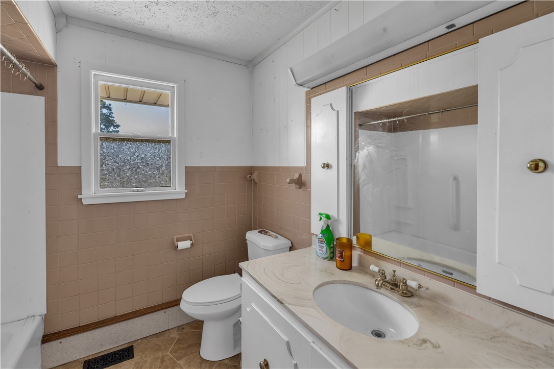 2 Sunrise Lane Property Photo 10