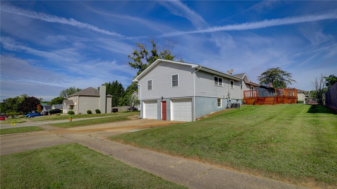 2220 N Longwood Drive Property Photo 5