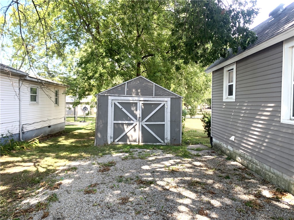 704 E Lincoln Street Property Photo 3