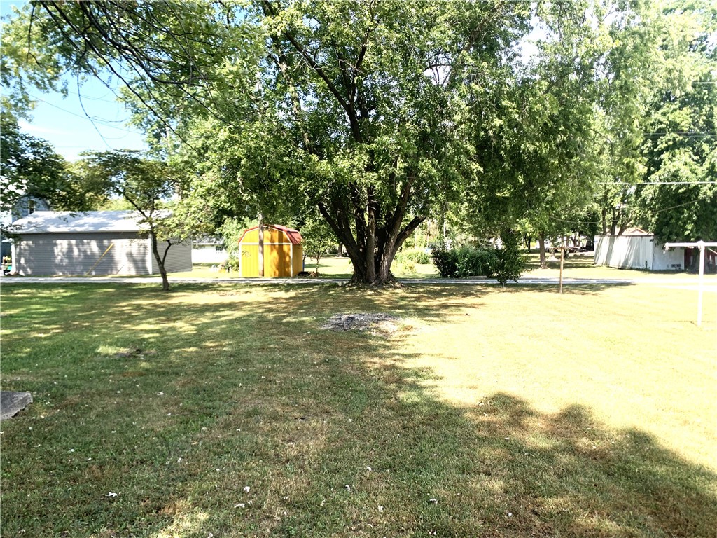 704 E Lincoln Street Property Photo 4
