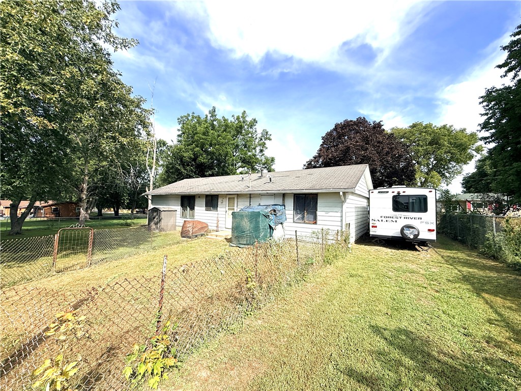 213 Henderson Street Property Photo 2