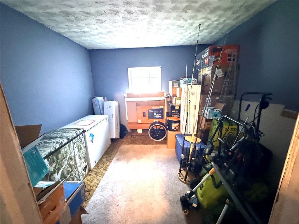 213 Henderson Street Property Photo 6