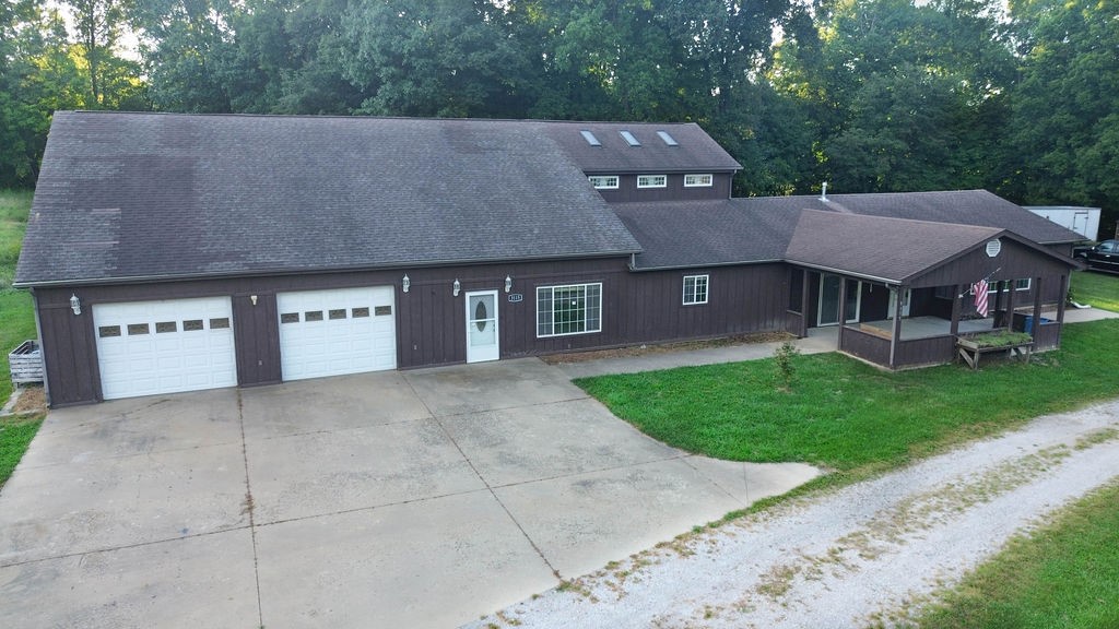 3115 E Voorhees Street Property Photo 2