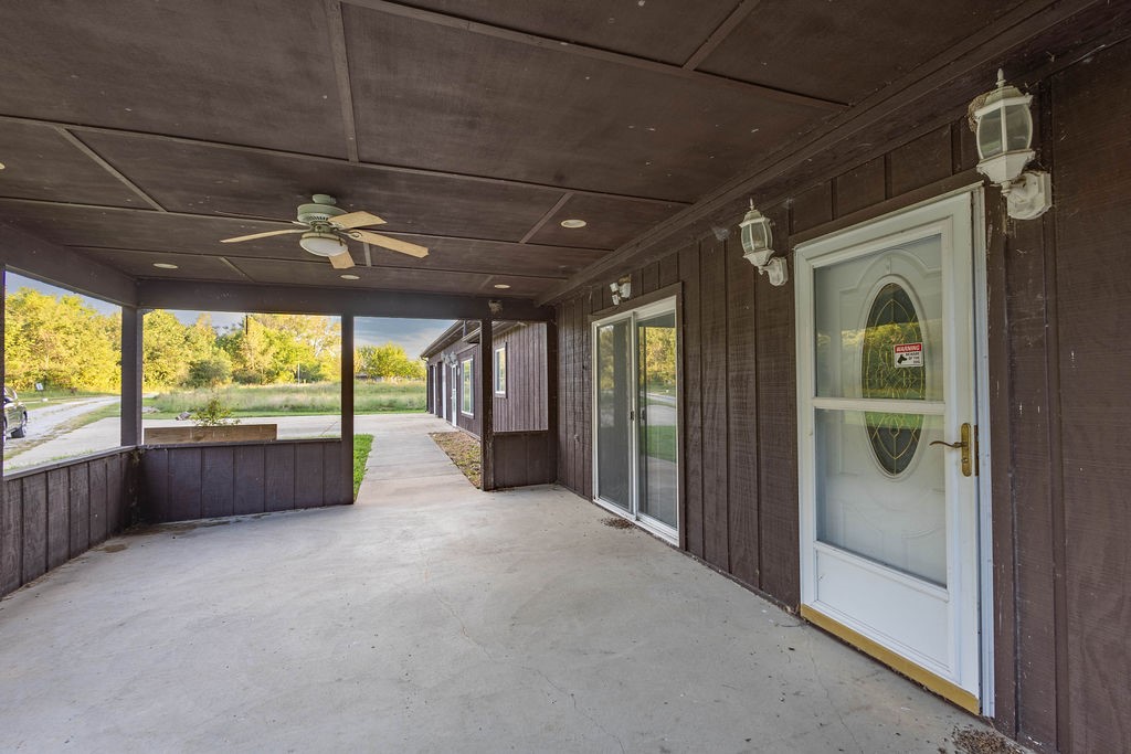3115 E Voorhees Street Property Photo 5