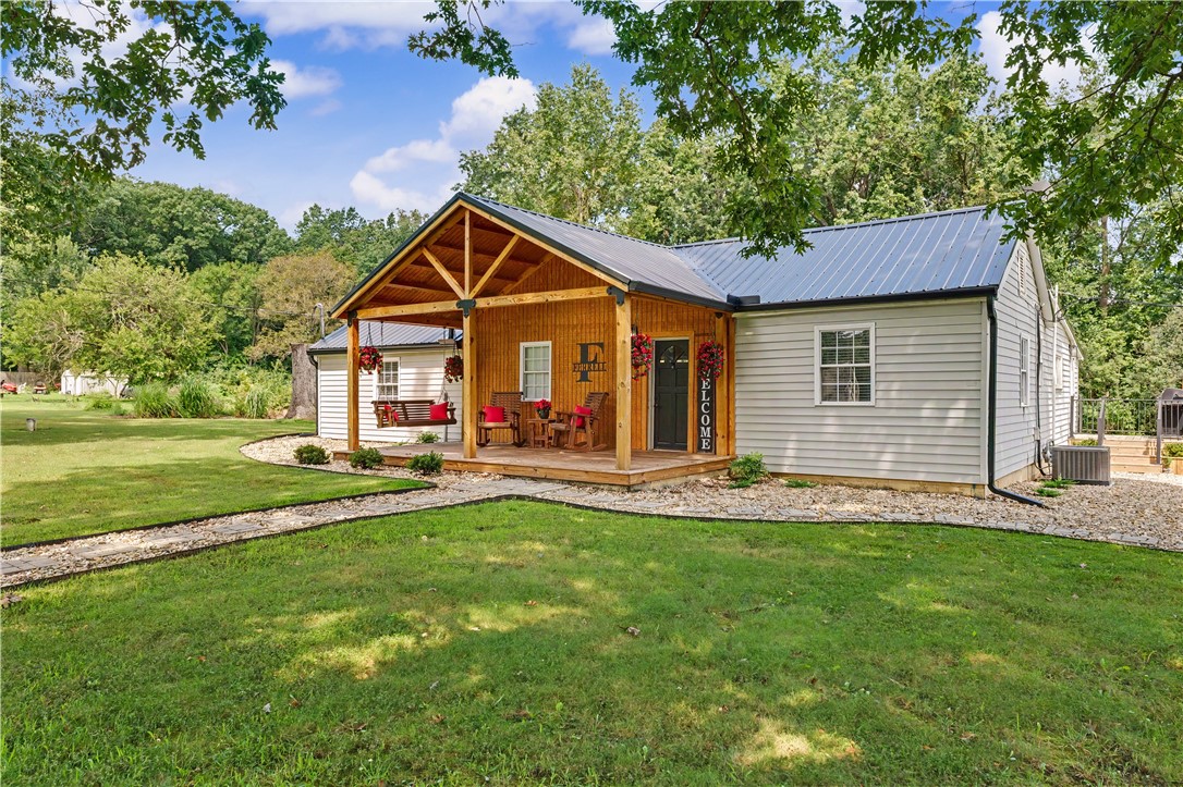 16135 Potters Woods Road Property Photo 4