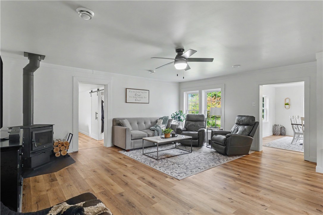 16135 Potters Woods Road Property Photo 6