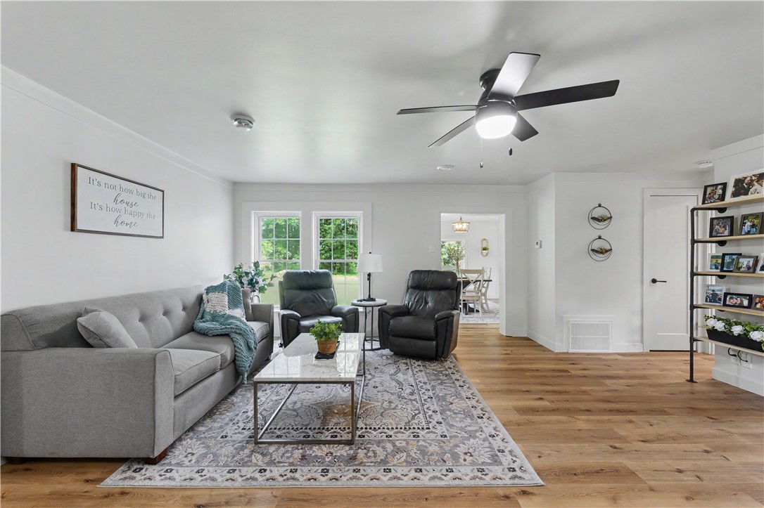 16135 Potters Woods Road Property Photo 9