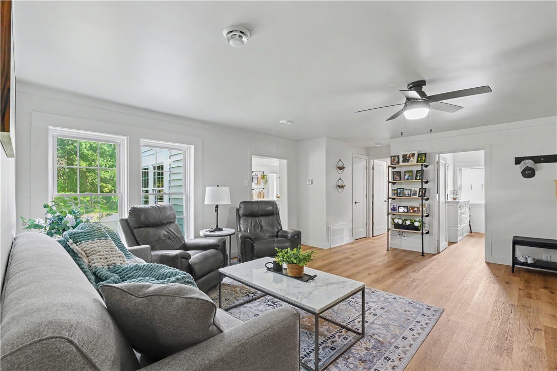 16135 Potters Woods Road Property Photo 10