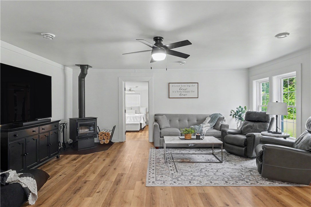 16135 Potters Woods Road Property Photo 12