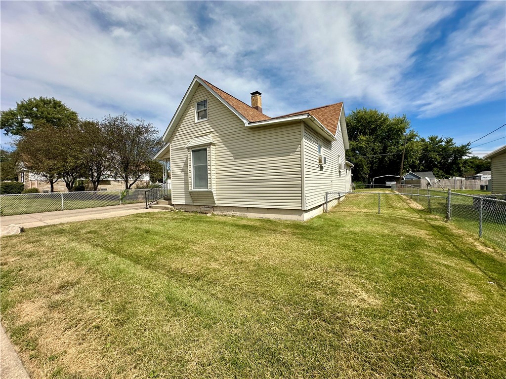123 Adams Street Property Photo 3