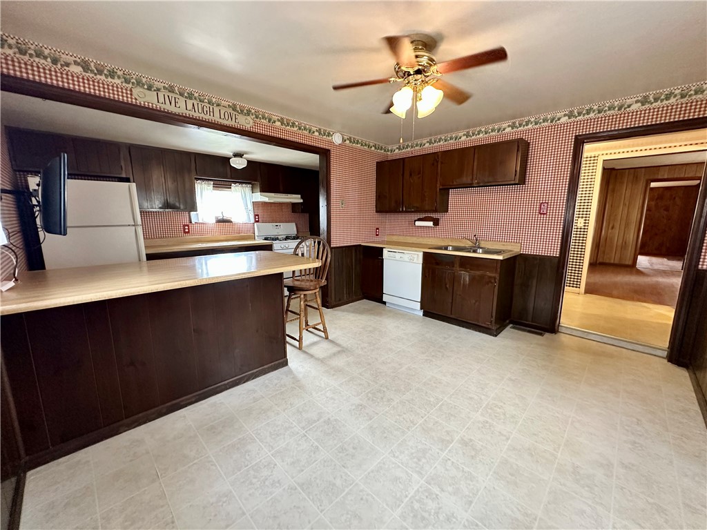 123 Adams Street Property Photo 6