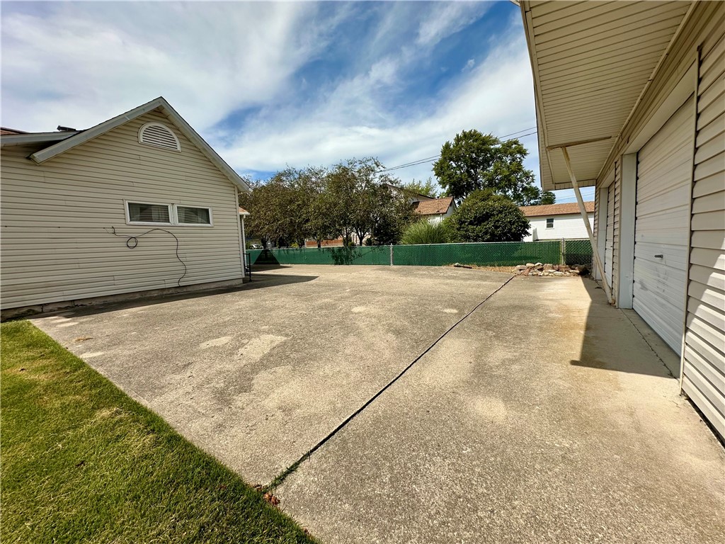 123 Adams Street Property Photo 18