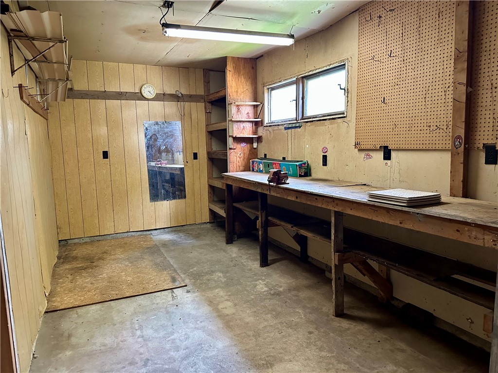 123 Adams Street Property Photo 22