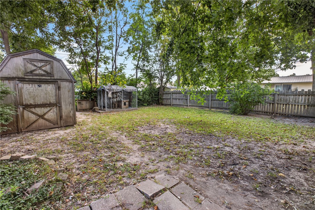 212 W Douglas Avenue Property Photo 14