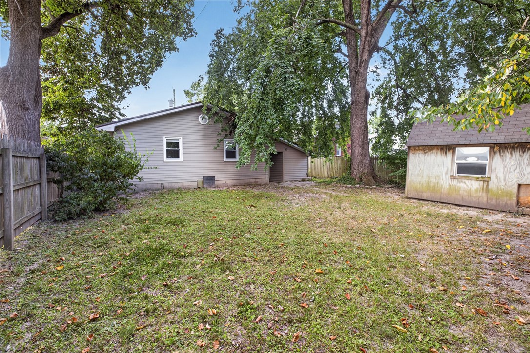 212 W Douglas Avenue Property Photo 15