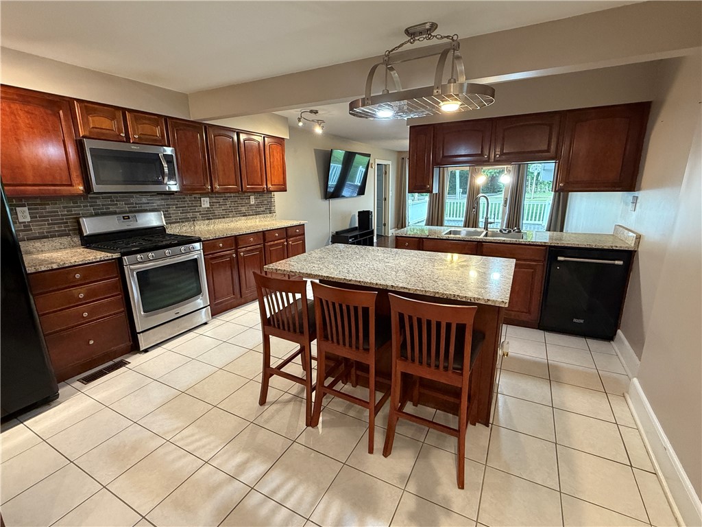 2045 Mckinley Avenue Property Photo 6
