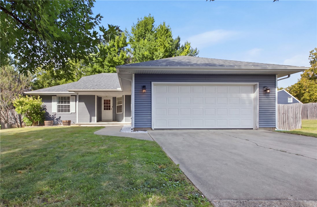 2402 Woodlawn Drive Property Photo 2