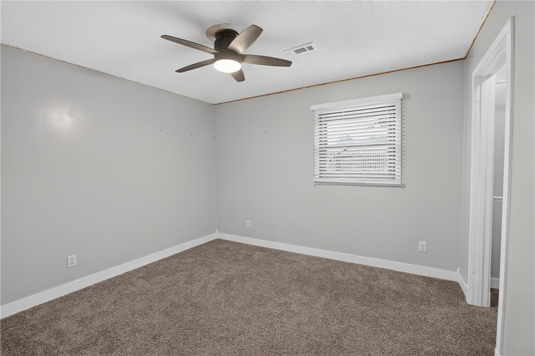 104 N Columbia Street Property Photo 5