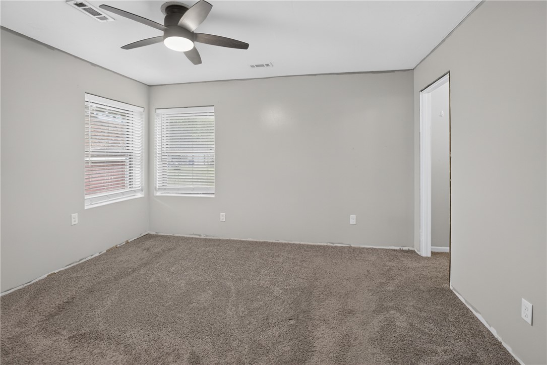 104 N Columbia Street Property Photo 16