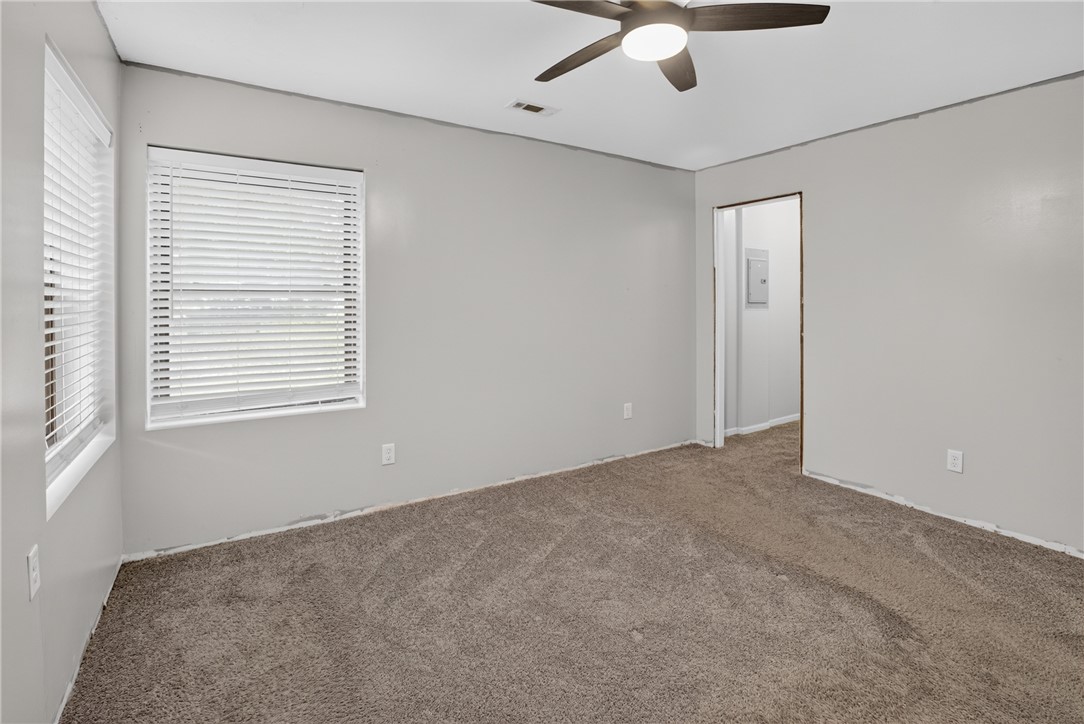 104 N Columbia Street Property Photo 17