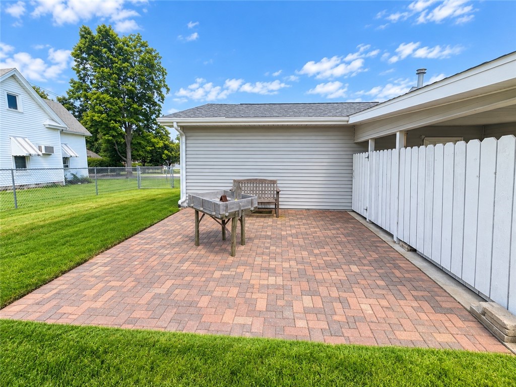 308 8th Street Property Photo 3
