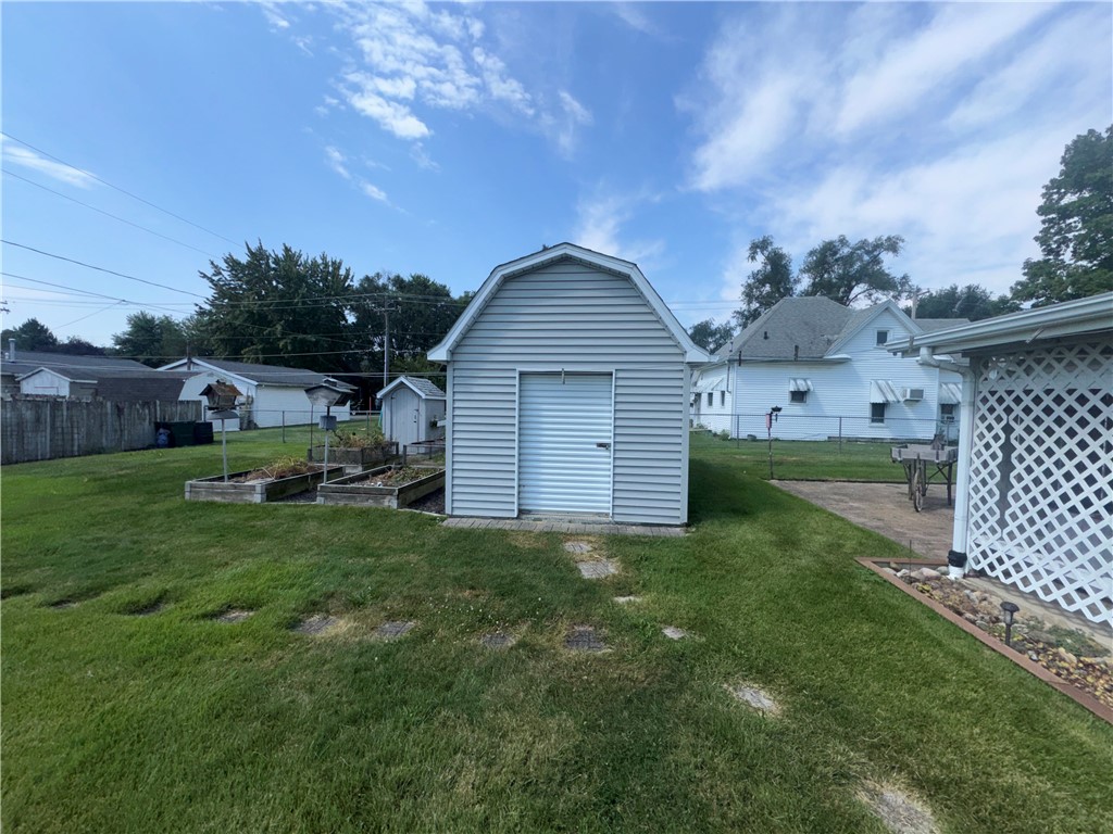 308 8th Street Property Photo 5