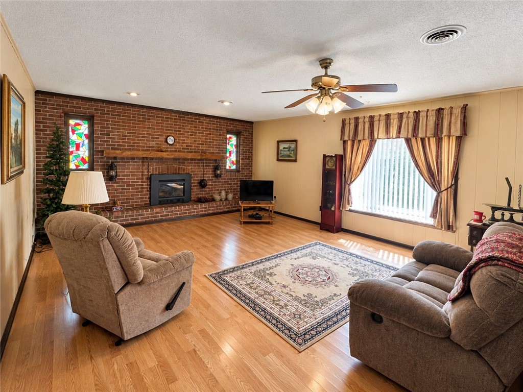 308 8th Street Property Photo 8