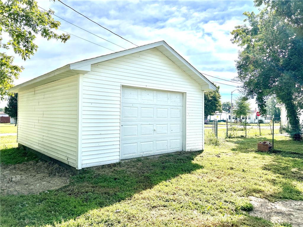 1214 Archer Avenue Property Photo 2