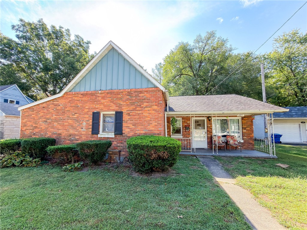 105 E Cherry Street Property Photo 1