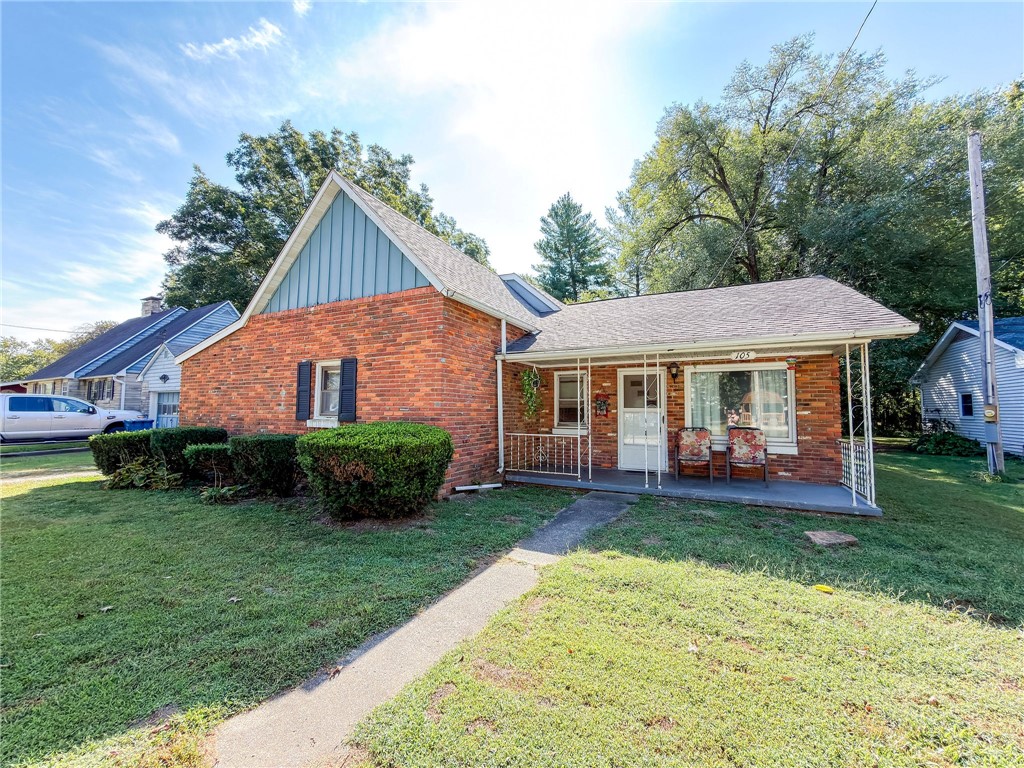 105 E Cherry Street Property Photo 2