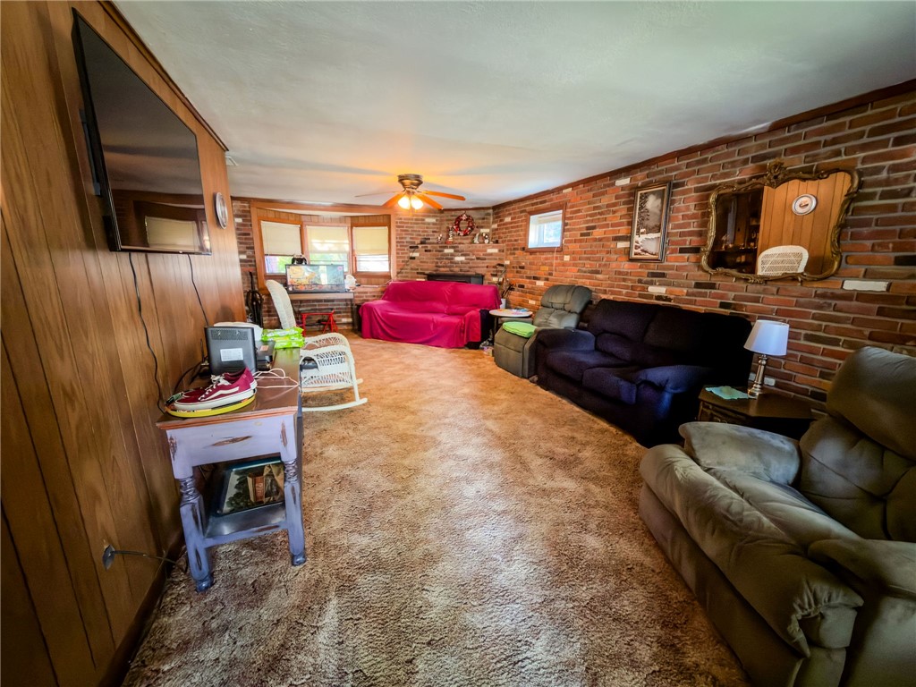 105 E Cherry Street Property Photo 4