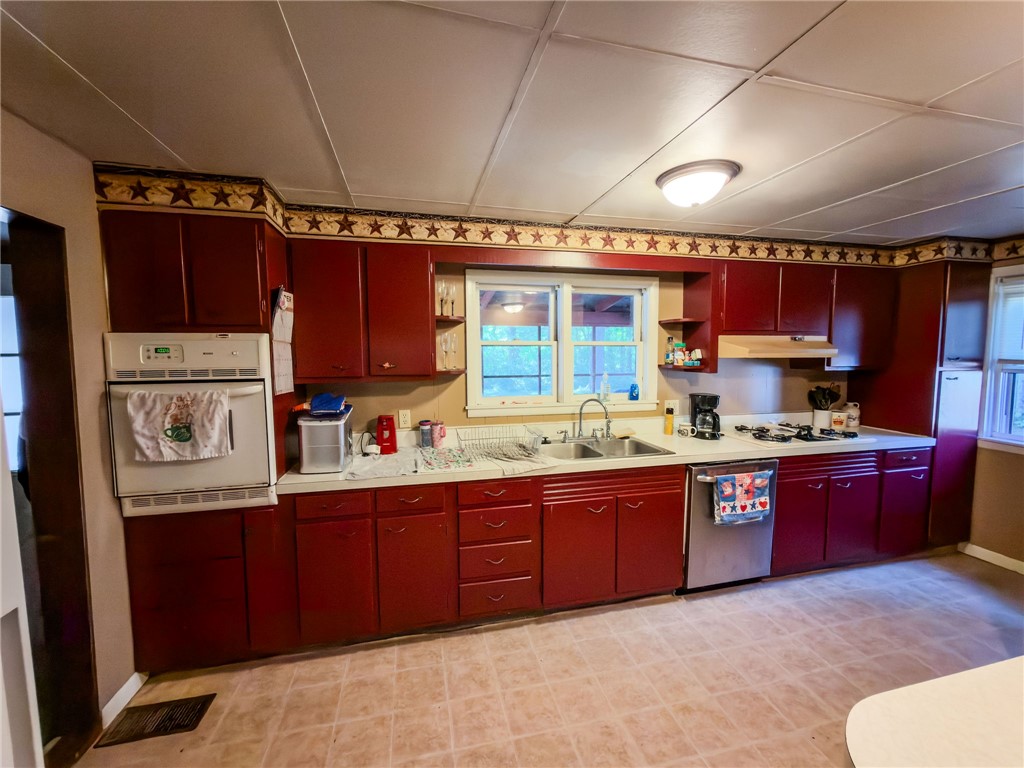 105 E Cherry Street Property Photo 8
