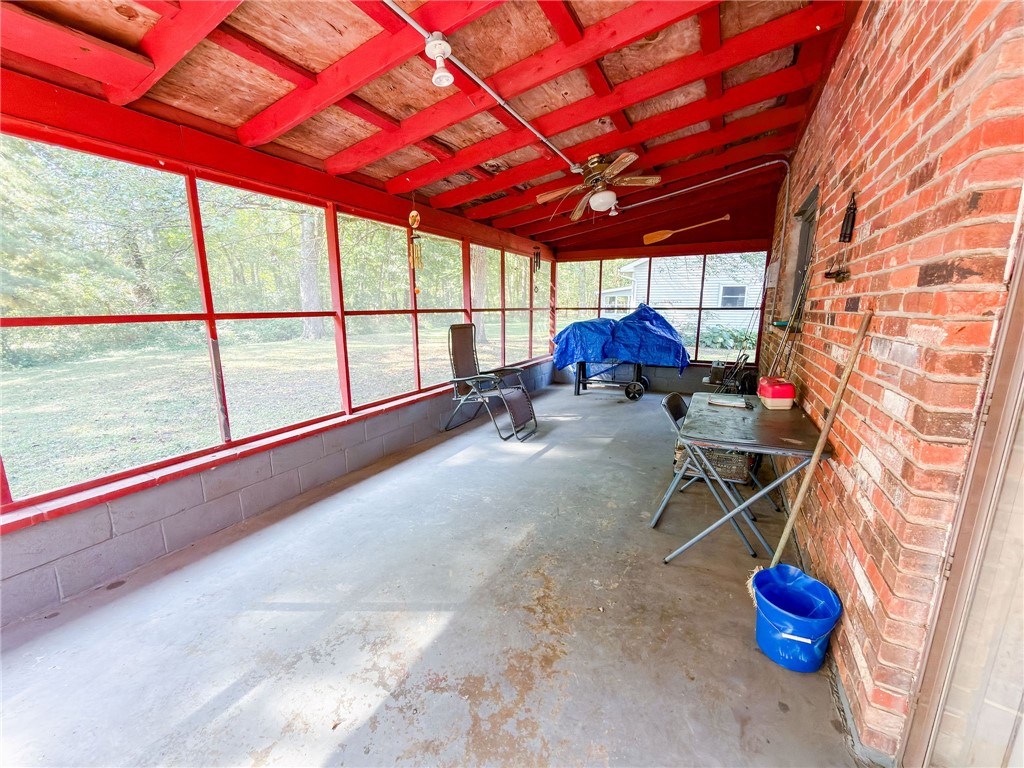 105 E Cherry Street Property Photo 24